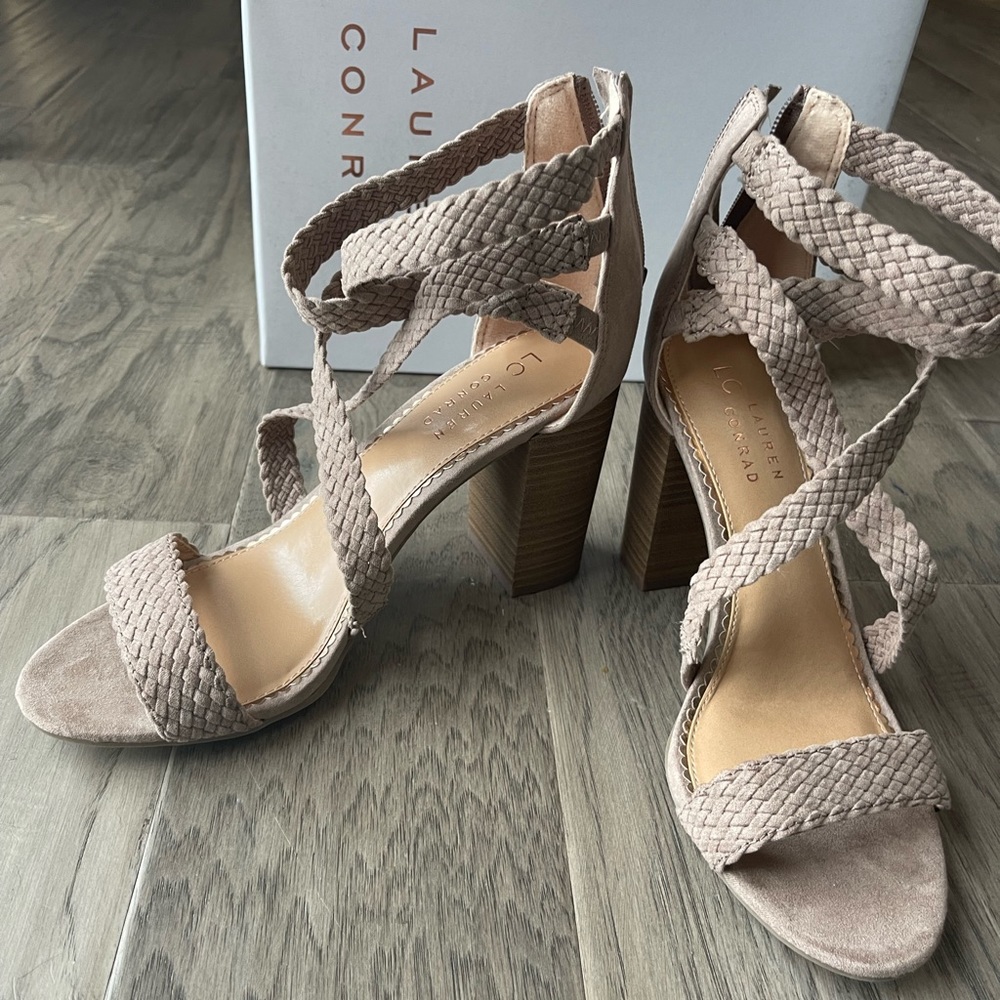 Lauren Conrad Memory Foam Aventurine Taupe size 8.5